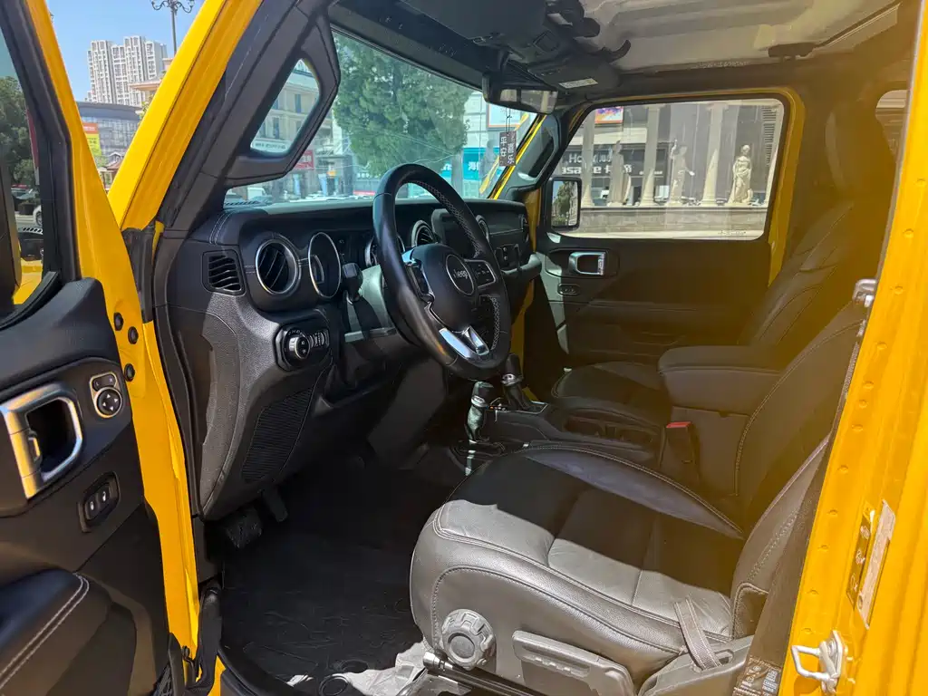 Wrangler 2021 2.0T Sahara four-door version купить на сайте DeffCars