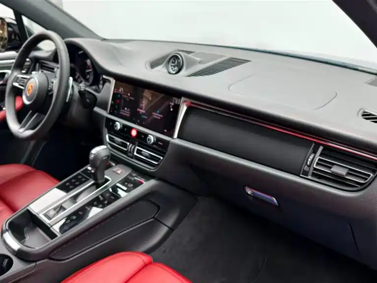 Macan 2024 Macan 2.0T купить на сайте DeffCars