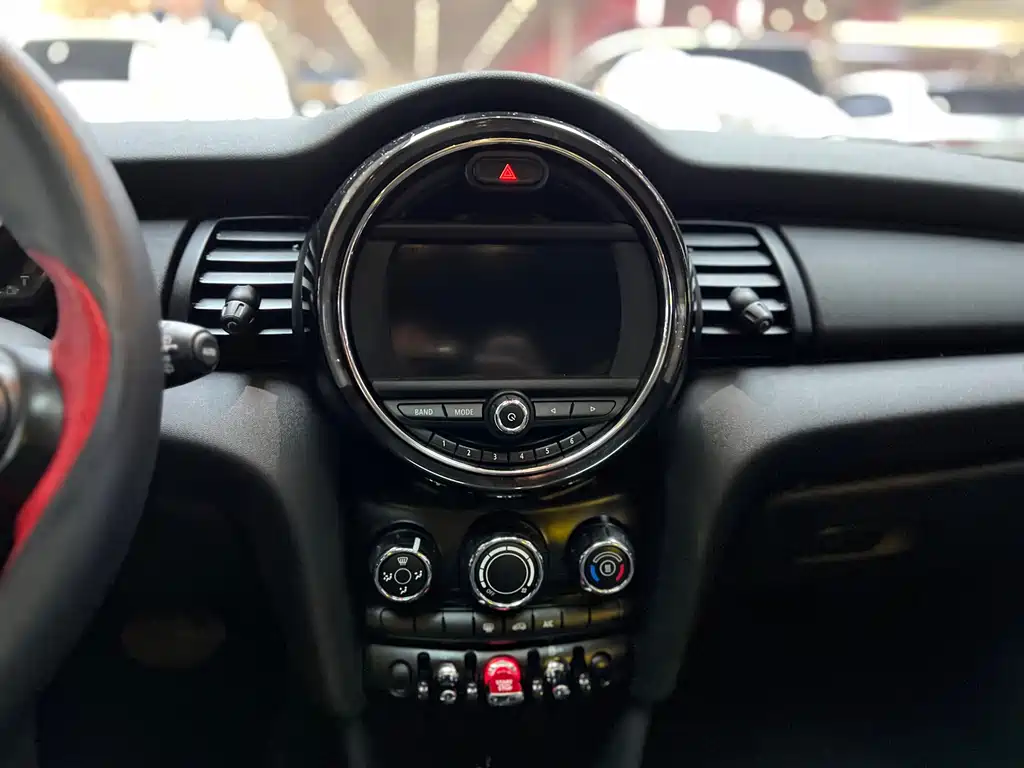 MINI 2019 1.5T ONE five-door version купить на сайте DeffCars