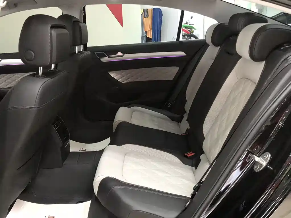 Magotan 2025 model facelift public model 330TSI DSG luxury model купить на сайте DeffCars