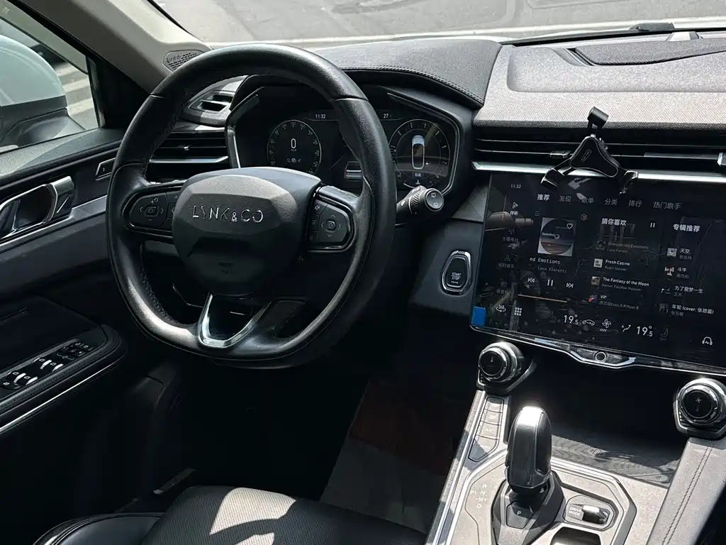 Lynk & Co 01 2021 2.0TD 2WD Pro купить на сайте DeffCars