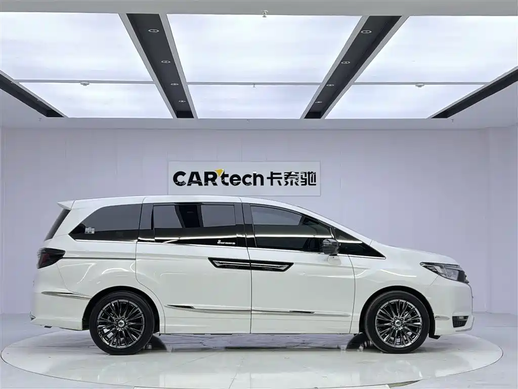 Alison 2022 2.0L e:HEV Deluxe Edition купить на сайте DeffCars