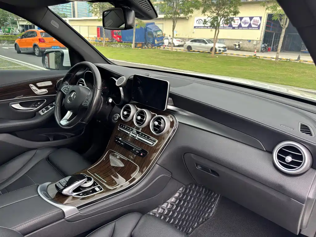 Mercedes-Benz GLC 2017 GLC 260 4MATIC Dynamic купить на сайте DeffCars