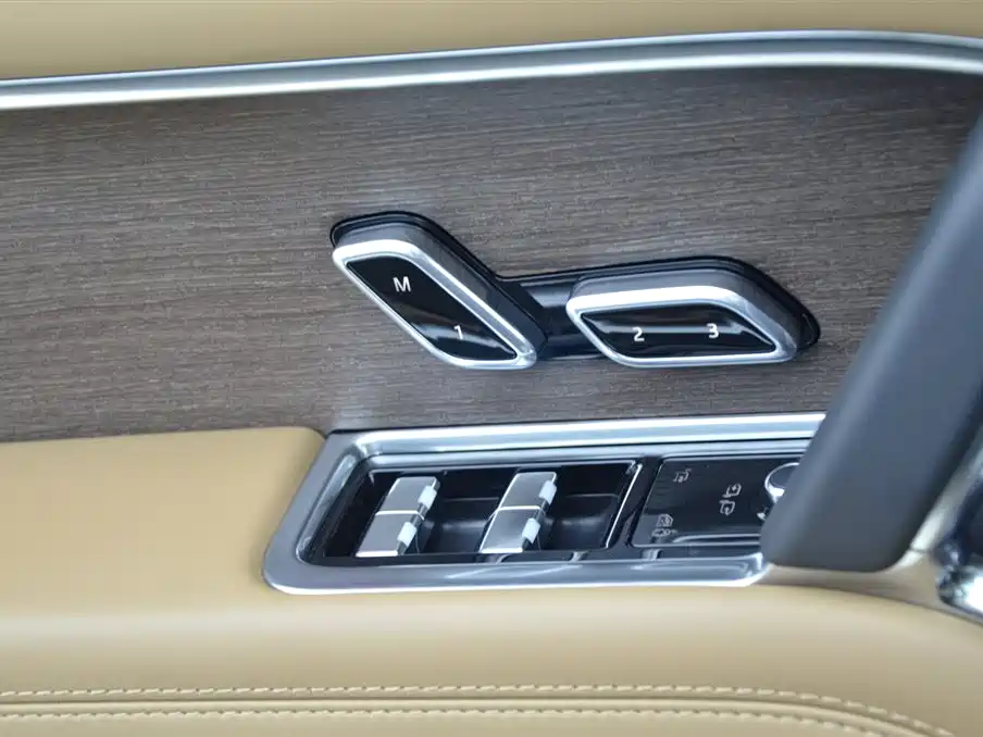 Range Rover 2025 3.0 L6 400PS Extended Edition купить на сайте DeffCars
