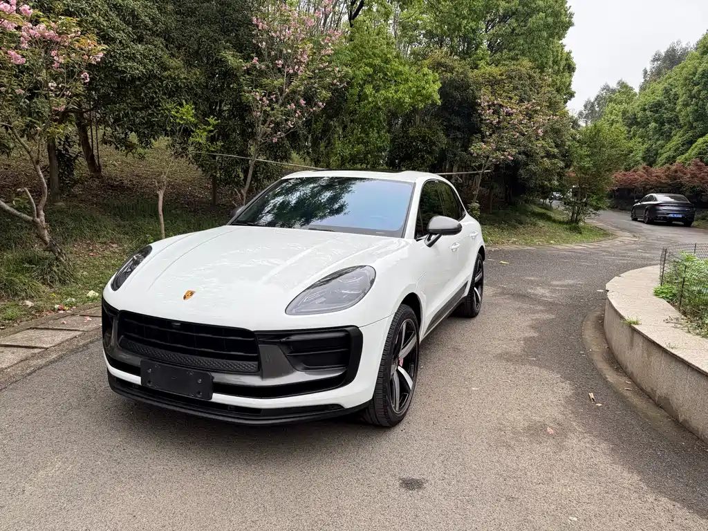 Macan 2023 Macan T 2.0T купить на сайте DeffCars