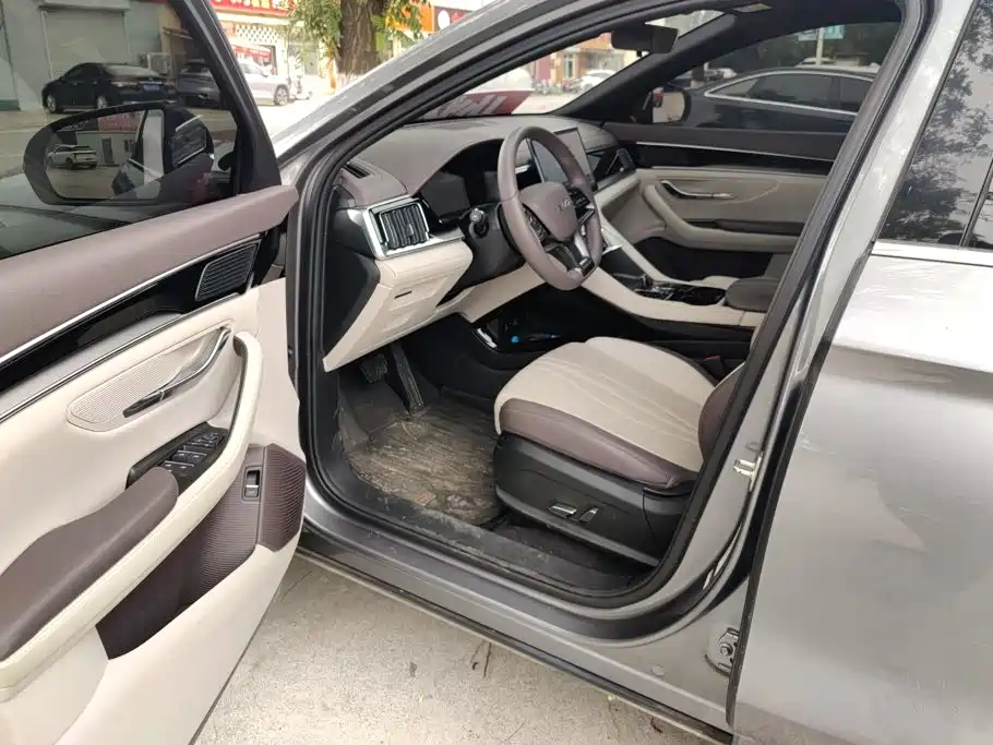 Song PLUS New Energy 2025 DM-i 112KM Premium Model купить на сайте DeffCars