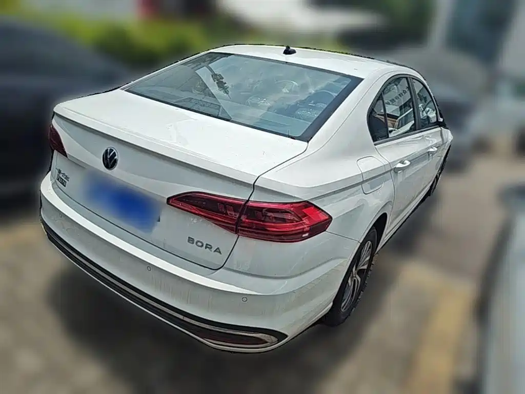 Bora 2025 facelift 200TSI DSG Yuexing Navigation Edition купить на сайте DeffCars