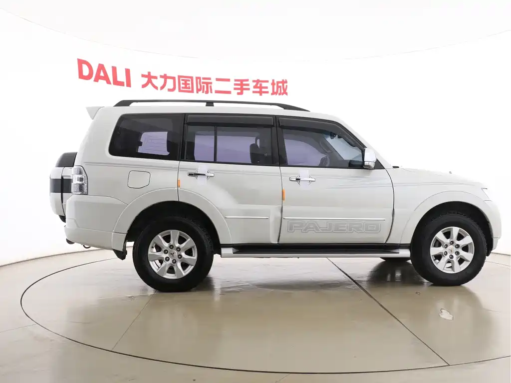 Pajero imported 2020 3.0L automatic luxury off-road version купить на сайте DeffCars