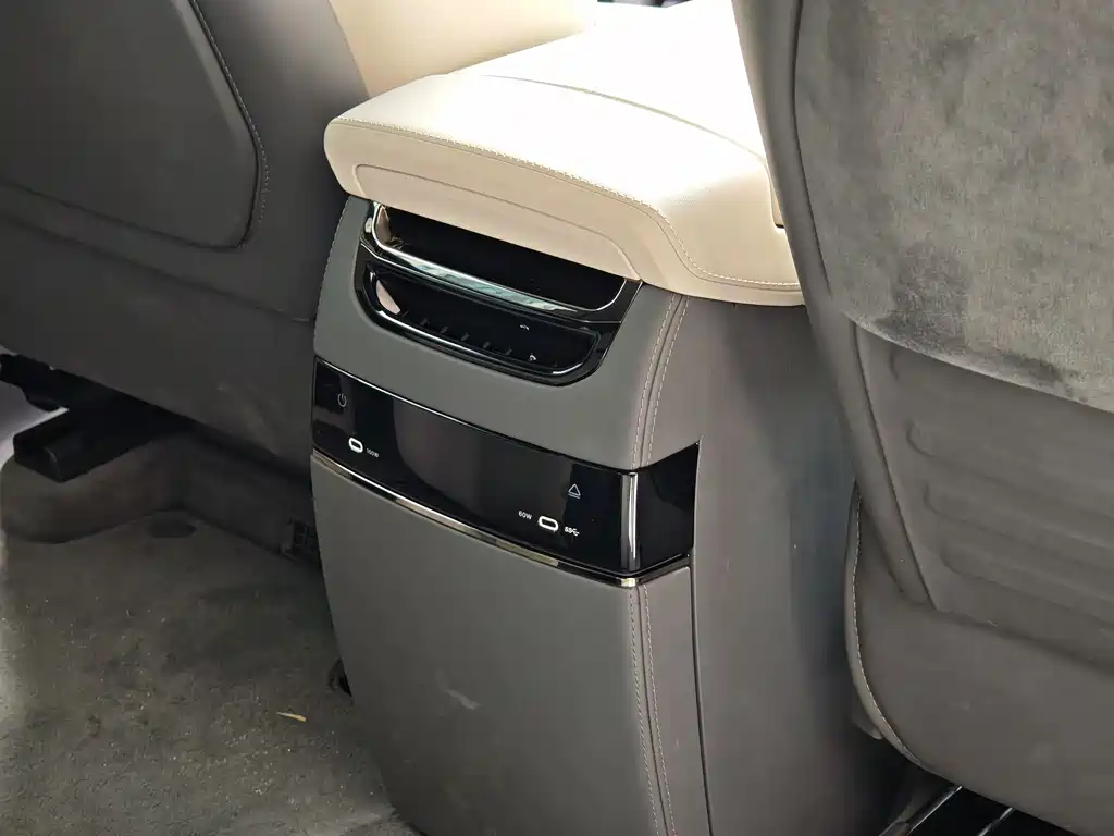 Jikrypton 009 2024 seven-seat aisle version four-wheel drive 108kWh купить на сайте DeffCars