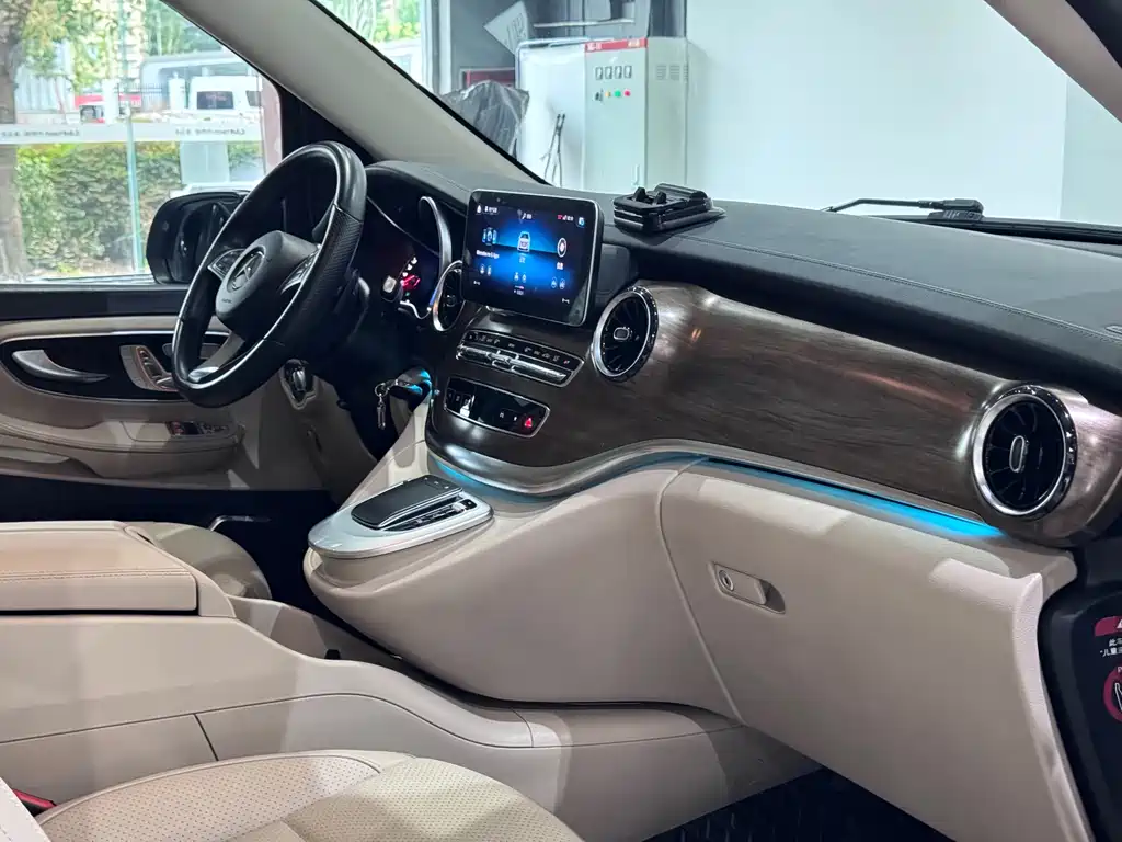 Mercedes-Benz V-Class 2021 V 260 Premium Edition купить на сайте DeffCars