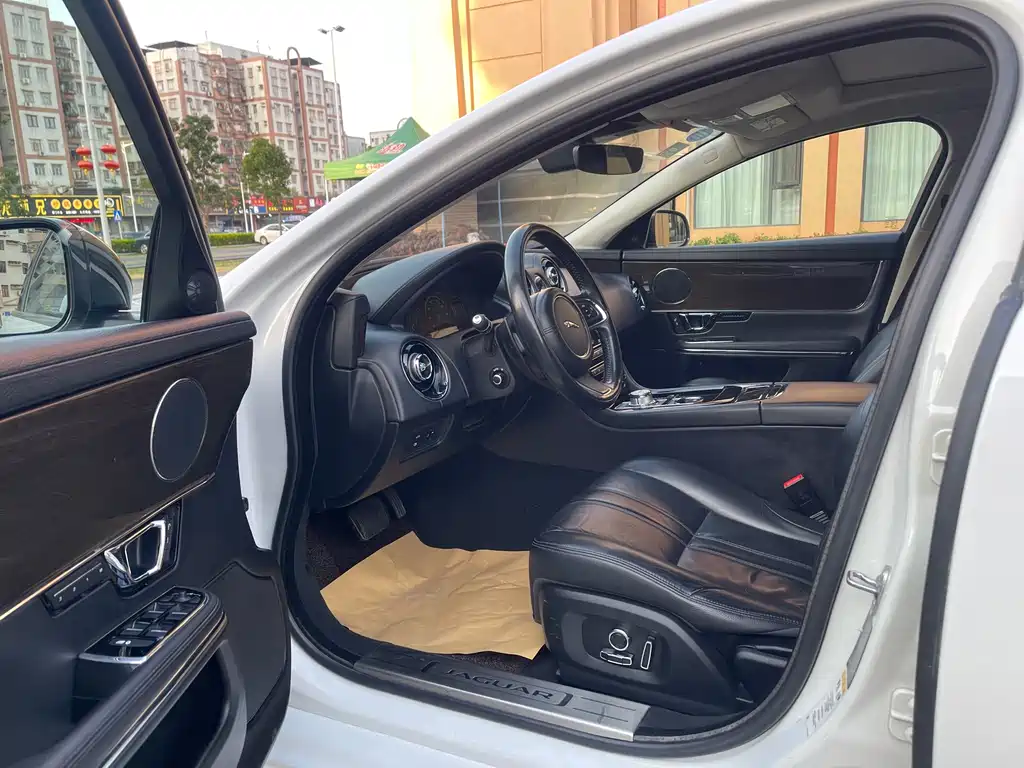 Jaguar XJ 2018 XJL 3.0 SC two-wheel drive elegant business version купить на сайте DeffCars