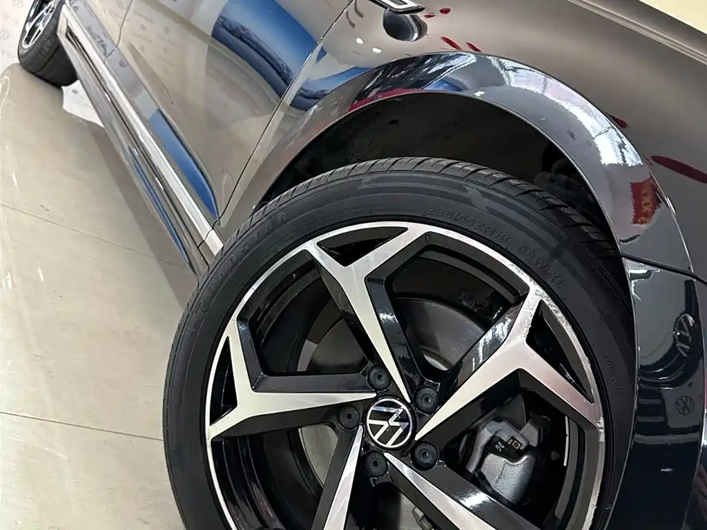 Magotan 2023 2 million commemorative edition 330TSI DSG leading model купить на сайте DeffCars