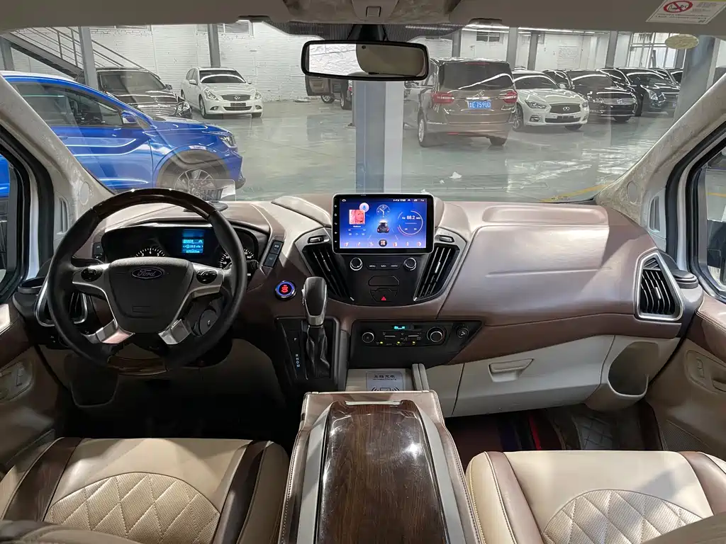 Tourio 2020 2.0T Automatic Elite Edition National VI купить на сайте DeffCars