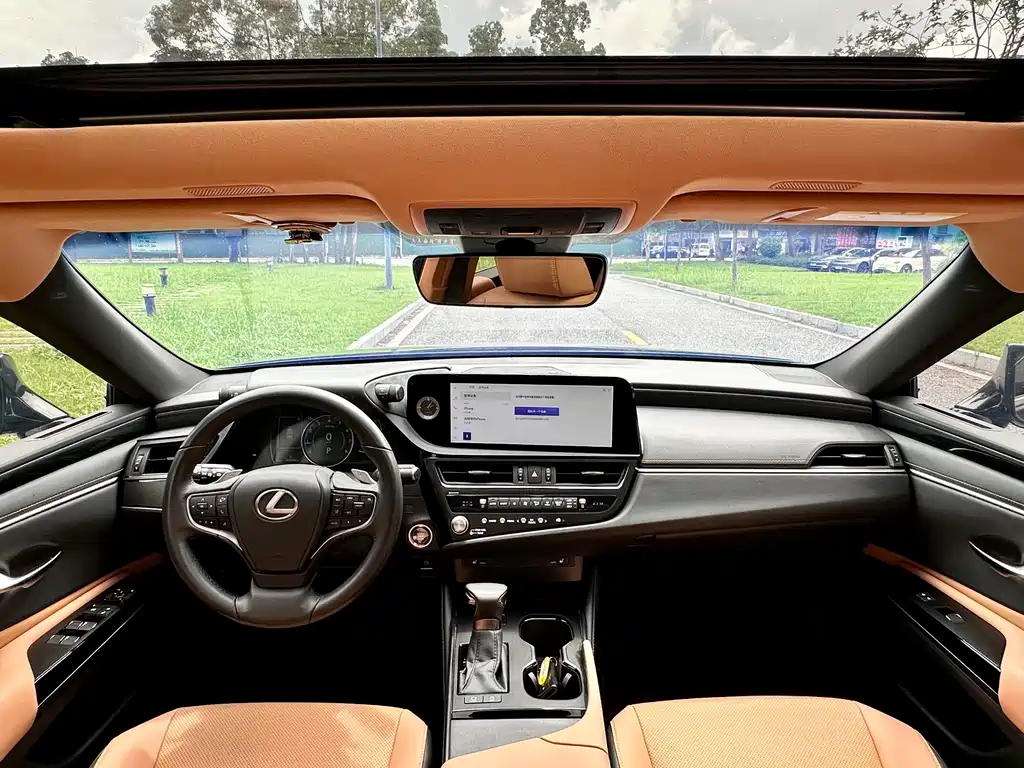 Lexus ES 2022 200 Excellence Edition купить на сайте DeffCars