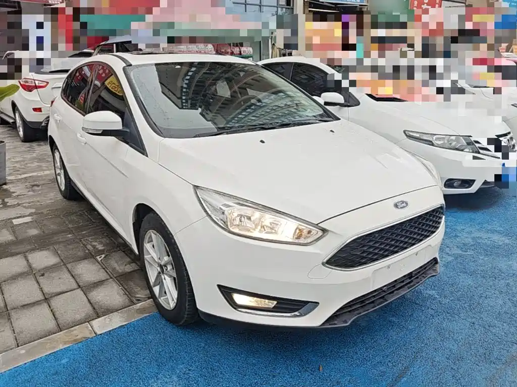 Focus 2015 hatchback 1.6L automatic fashion model купить на сайте DeffCars