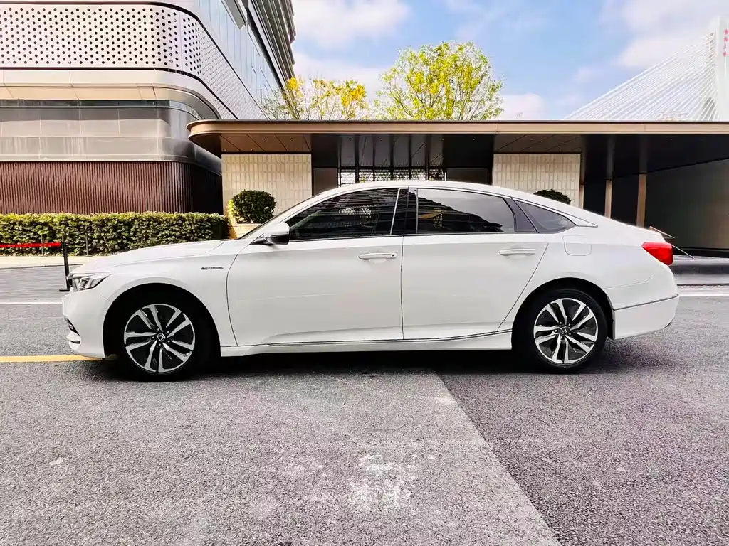 Accord 2018 Sharp·Hybrid 2.0L Sharp Collar Edition National V купить на сайте DeffCars