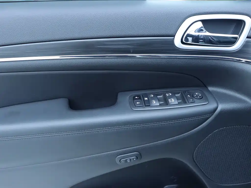 Grand Cherokee imported 2020 3.0L Elite Navigation Edition купить на сайте DeffCars
