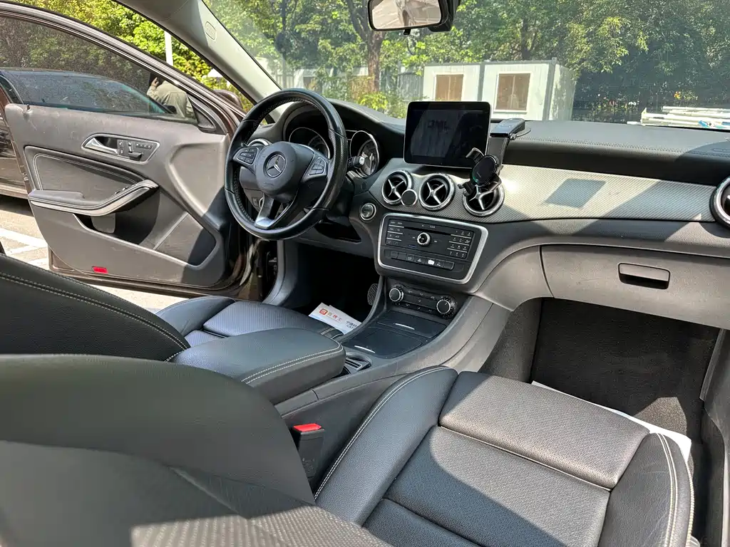 Mercedes-Benz GLA 2016 GLA 200 Dynamic купить на сайте DeffCars