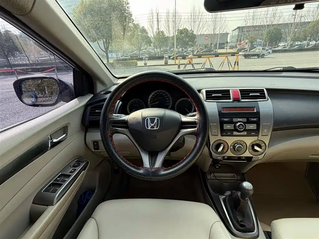 Fengfan Classic 2014 Fashion 1.5L Manual Elite Edition купить на сайте DeffCars