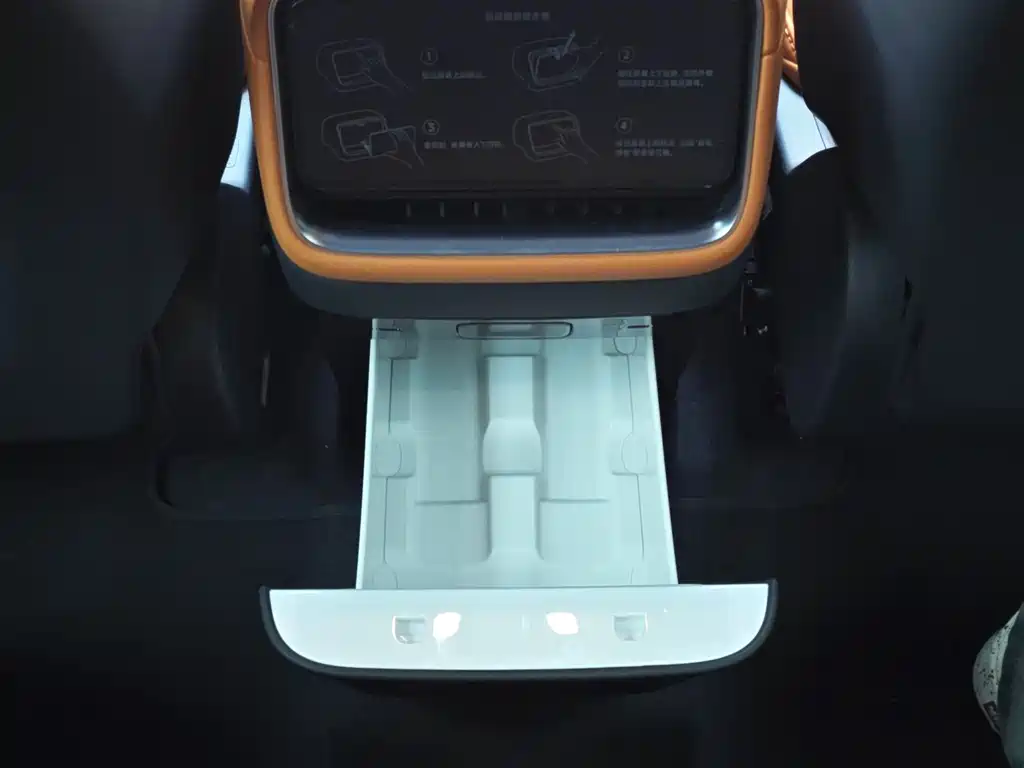 Xiaomi YU7 2025 model ultra-long battery life high-performance four-wheel drive Max version купить на сайте DeffCars
