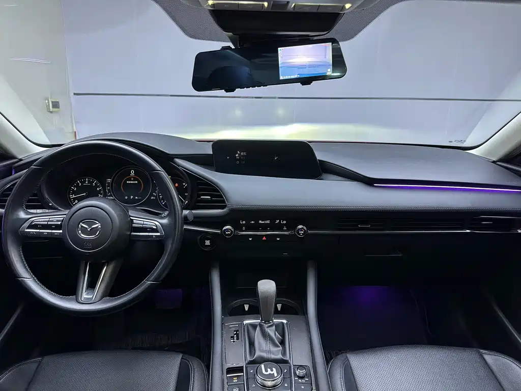 Mazda3 Angkesela 2021 2.0L Automatic Premium Edition купить на сайте DeffCars