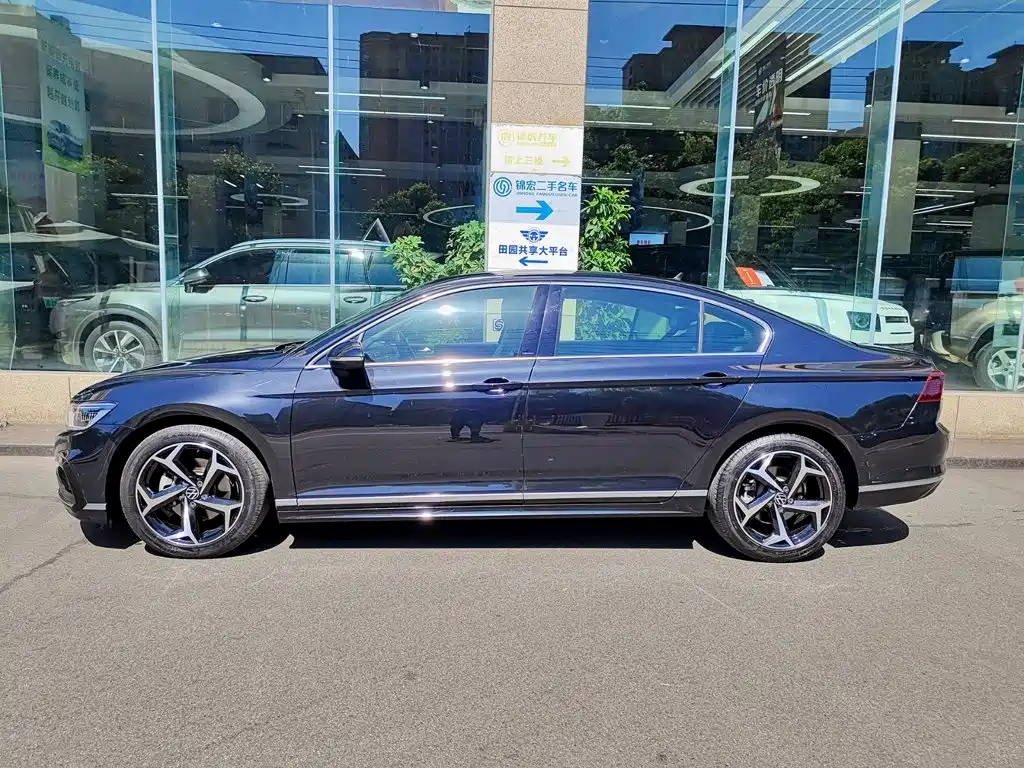 Magotan 2023 2 million commemorative edition 330TSI DSG leading model купить на сайте DeffCars