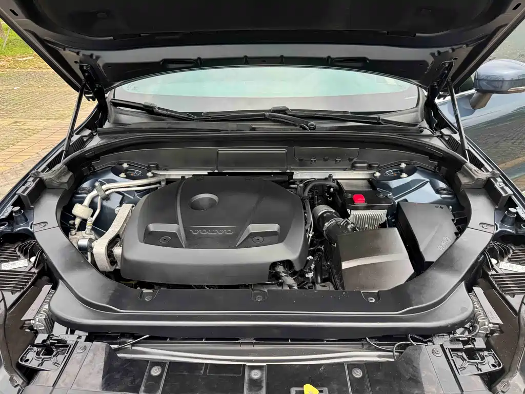 Volvo XC60 2021 T5 four-wheel drive Zhiya Luxury Edition купить на сайте DeffCars