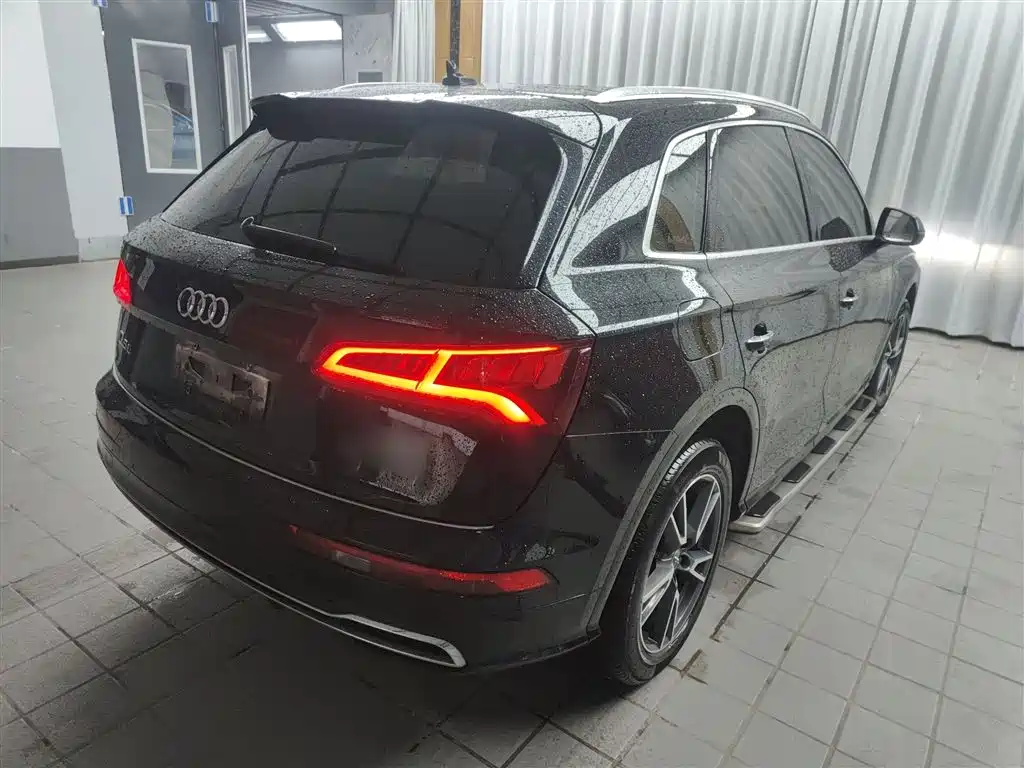 Audi Q5L 2020 40 TFSI enjoys fashionable style купить на сайте DeffCars