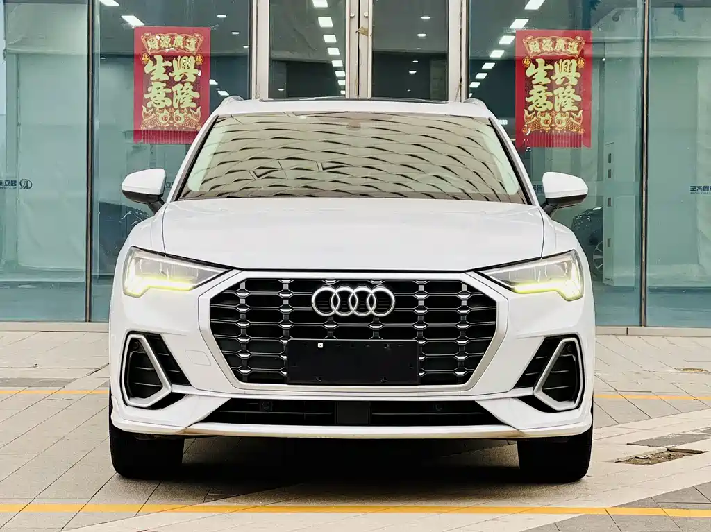Audi Q3 2019 35 TFSI Fashionable and Dynamic купить на сайте DeffCars