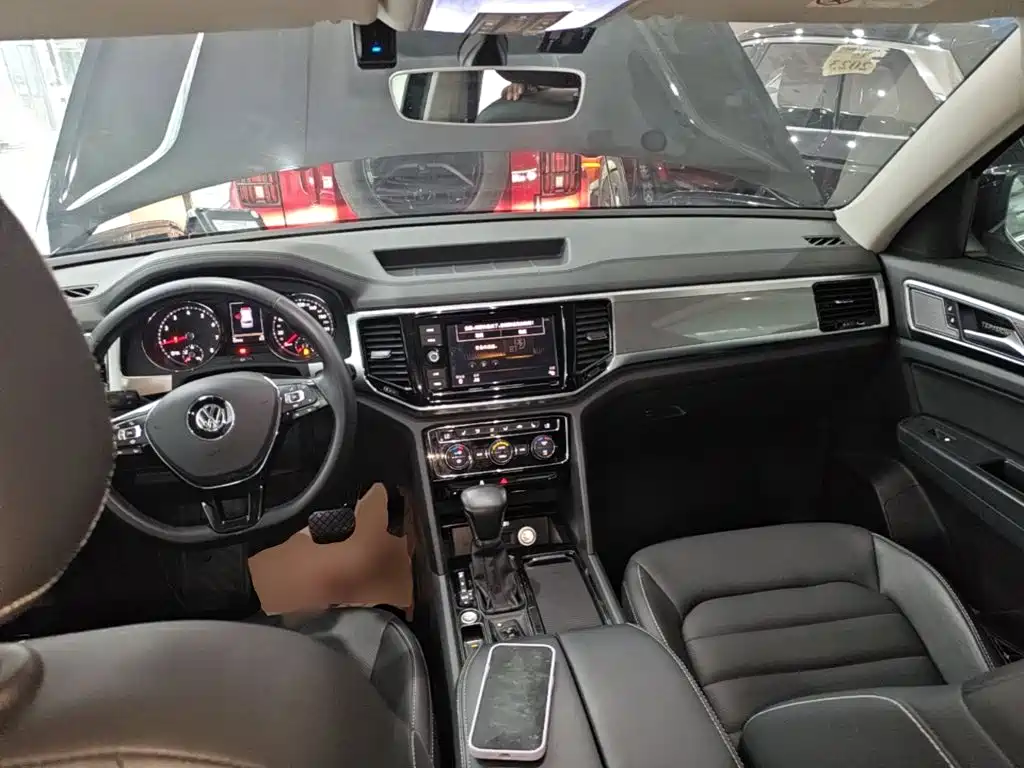 Touron 2019 330TSI 2WD Deluxe Edition National V купить на сайте DeffCars