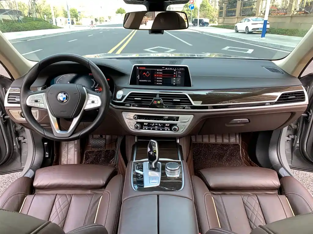 BMW 7 Series 2021 730Li Luxury Package купить на сайте DeffCars