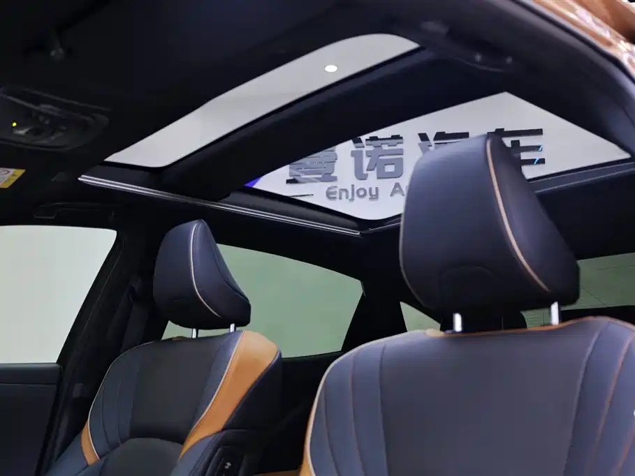 Crown SportCross 2023 2.4T SportCross HEV four-wheel drive extreme version купить на сайте DeffCars