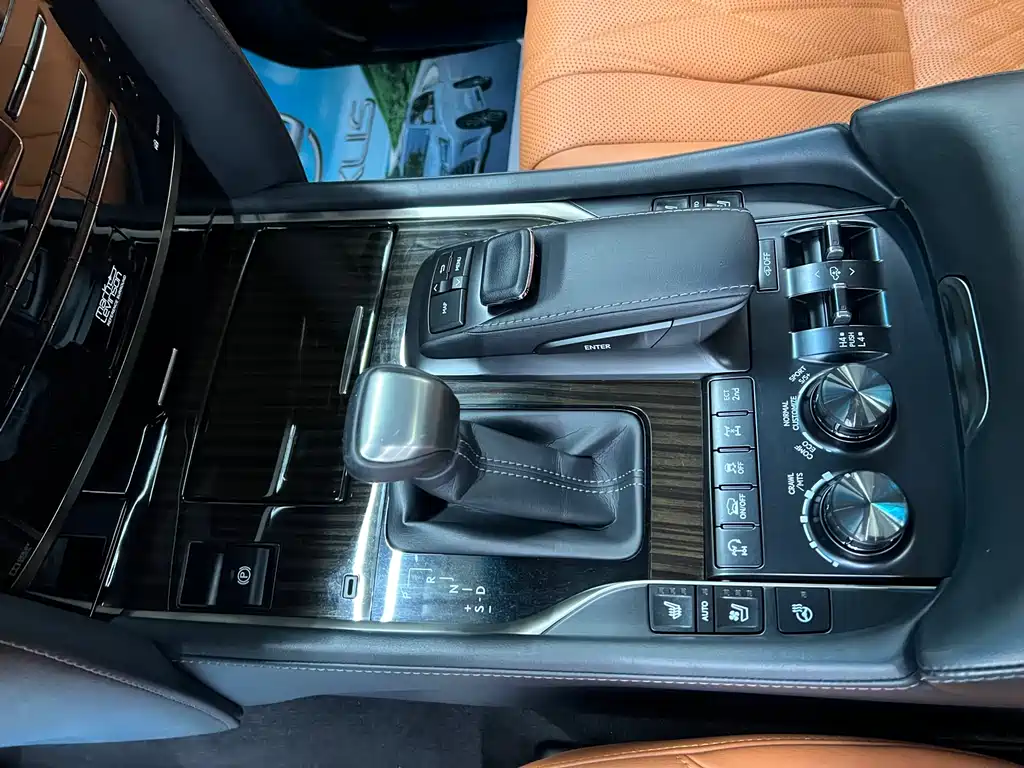 Lexus LX 2019 570 Peak Special Edition купить на сайте DeffCars