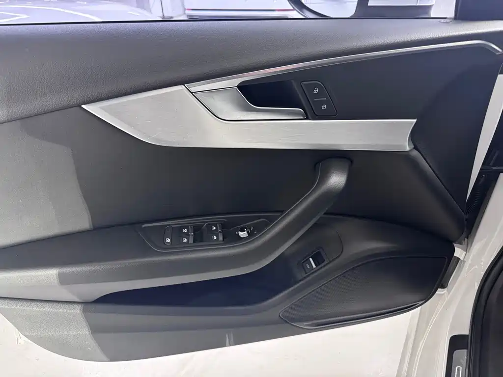 Audi A4L 2019 40 TFSI Fashion Type National V купить на сайте DeffCars