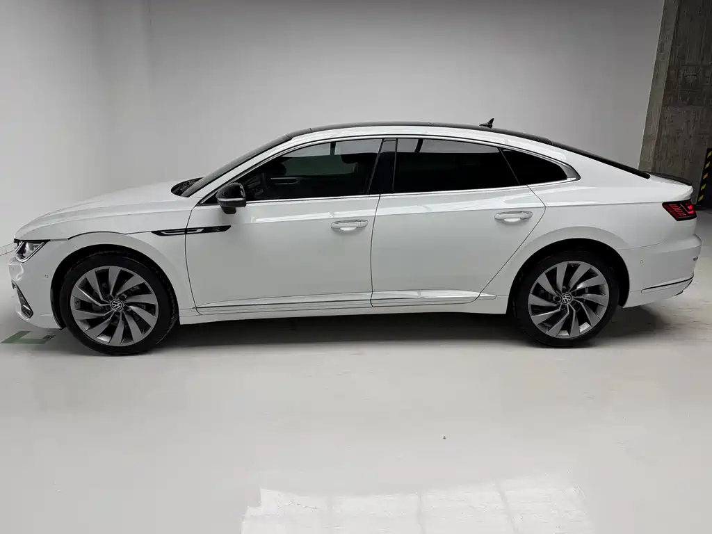 FAW-Volkswagen CC 2021 380TSI eye-catching version купить на сайте DeffCars