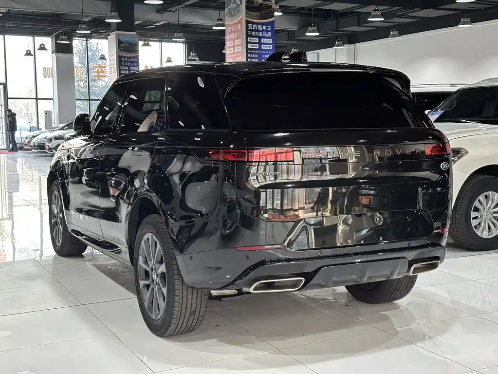 Range Rover Sport 2024 400PS Dynamic SE купить на сайте DeffCars