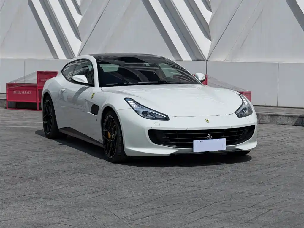 GTC4Lusso 2017 3.9T V8 купить на сайте DeffCars