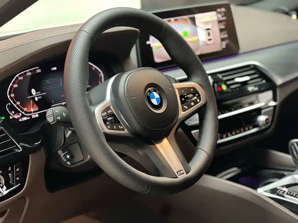 BMW 5 Series 2021 530Li Leading M Sports Package купить на сайте DeffCars