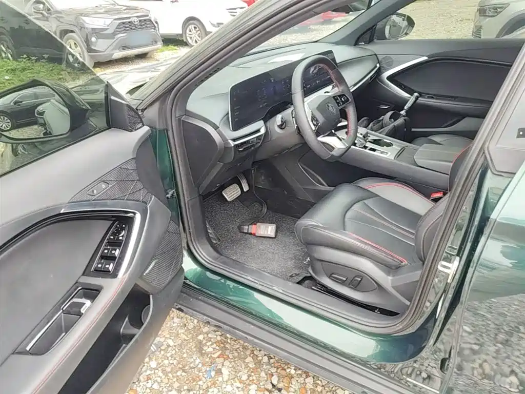 MG7 2023 2.0T Automatic Beauty Hunting Luxury Edition купить на сайте DeffCars