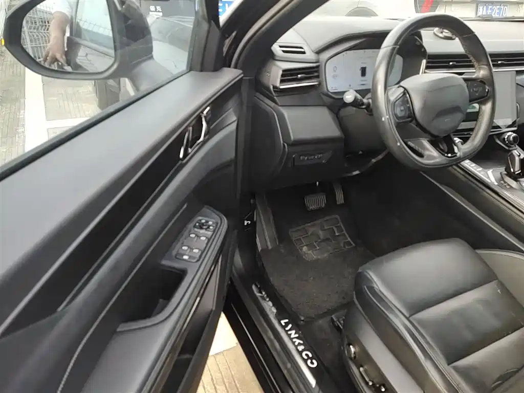 Lynk & Co 01 2023 1.5TD EM-F PM купить на сайте DeffCars