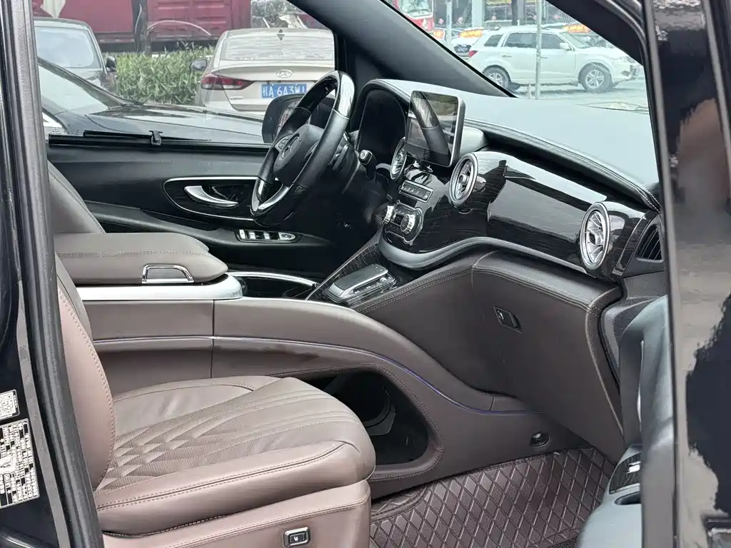 Vito 2021 2.0T Business Edition 7 seats купить на сайте DeffCars