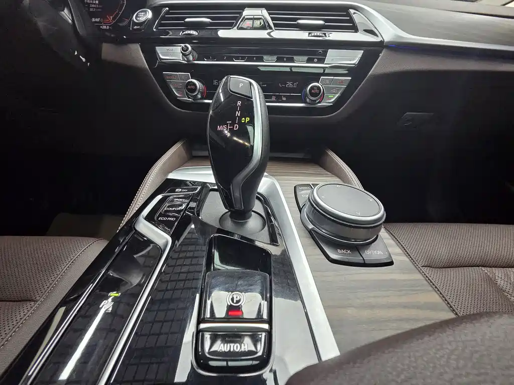 BMW 5 Series 2022 facelift 530Li leading model luxury package купить на сайте DeffCars