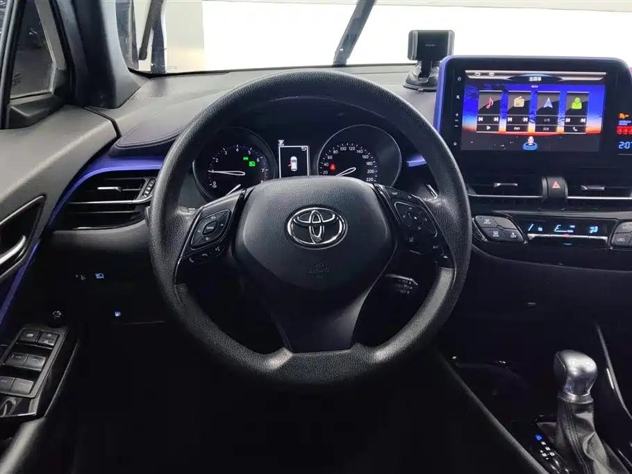 Toyota C-HR 2018 2.0L Leading Sunroof Version National VI купить на сайте DeffCars