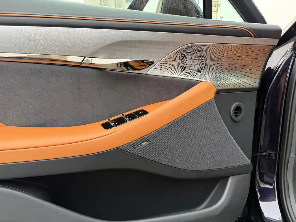 Lantu Chasing Light 2024 PHEV four-wheel drive ultra-long range flagship version купить на сайте DeffCars