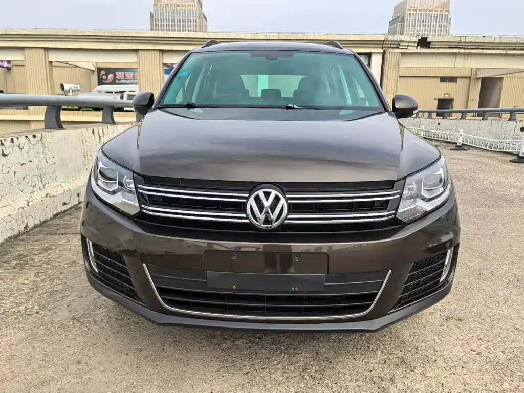 Tiguan 2015 1.8TSI automatic two-wheel drive comfort version купить на сайте DeffCars
