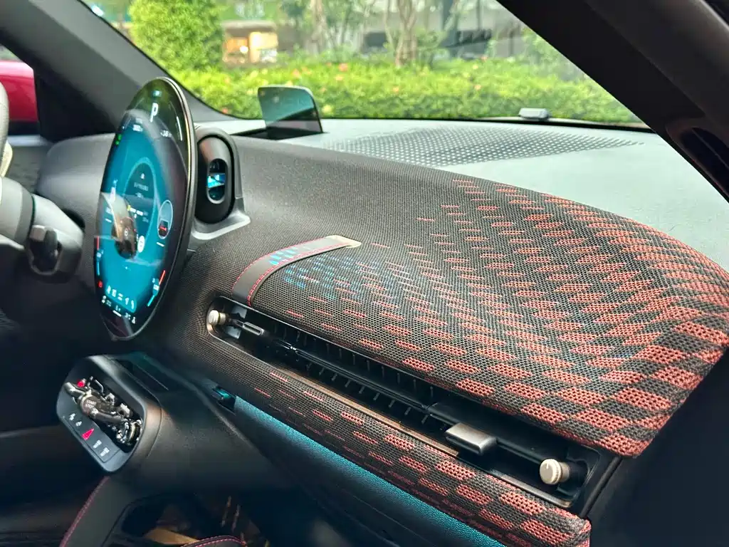 ELECTRIC MINI JCW 2025 JOHN COOPER WORKS купить на сайте DeffCars