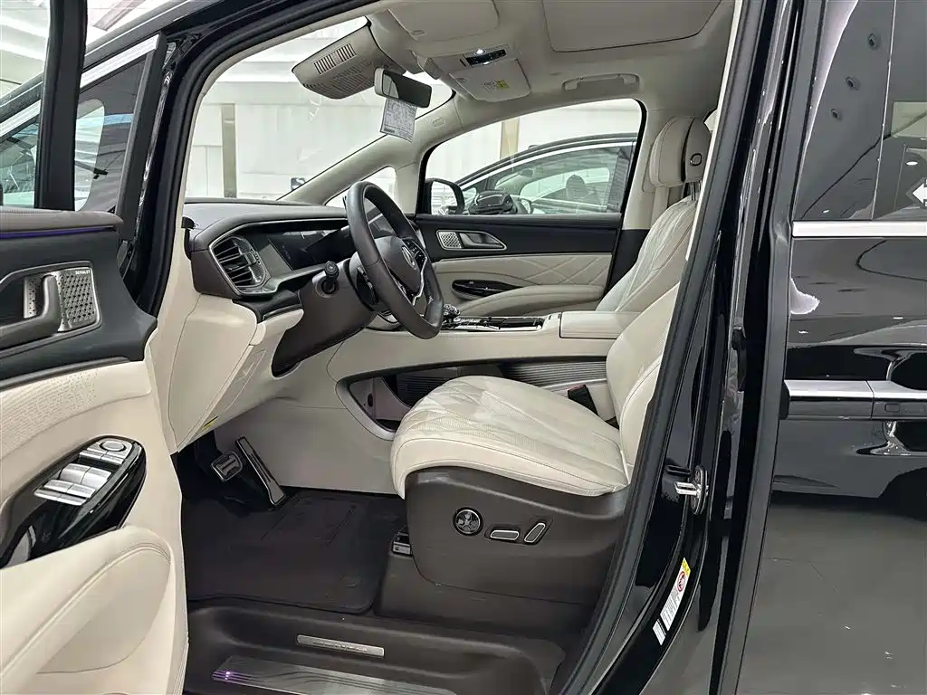 Denza D9 2025 DM-i smart driving version 1020 four-wheel drive flagship model купить на сайте DeffCars