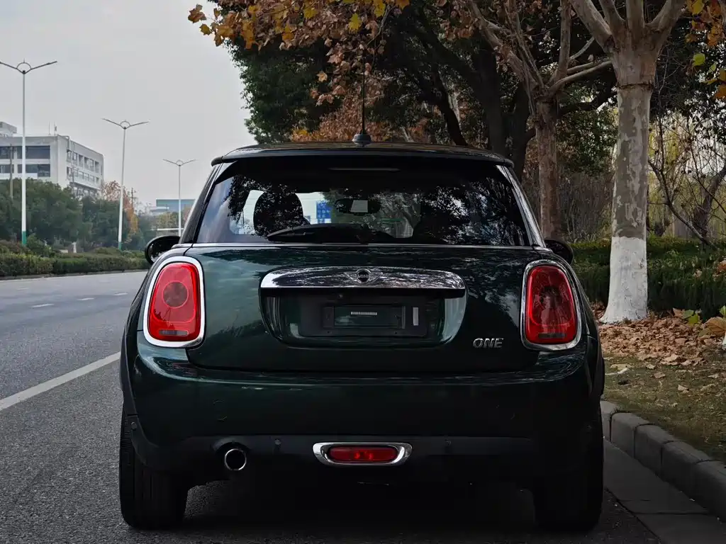 MINI 2016 1.2T ONE Avant-Garde купить на сайте DeffCars