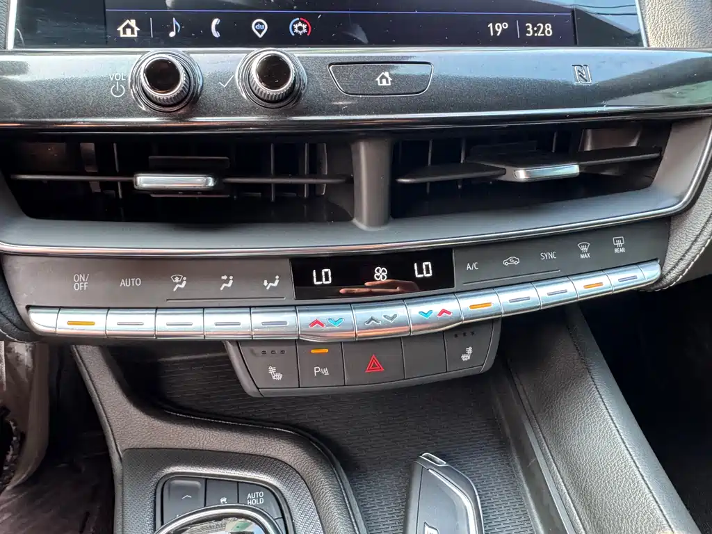 Cadillac CT5 2021 28T luxury model купить на сайте DeffCars