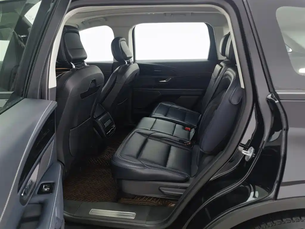 Voyager 2023 2.0T four-wheel drive premium version купить на сайте DeffCars